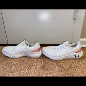Women’s Under Armour Charged Vantage Running Shoes size 8.5